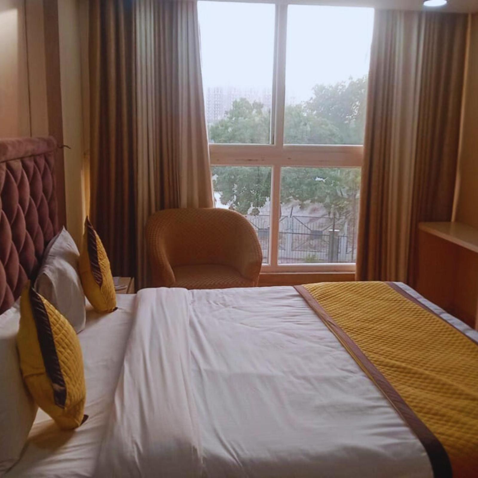 Hotel Lake View Grand Lucknow Exterior foto