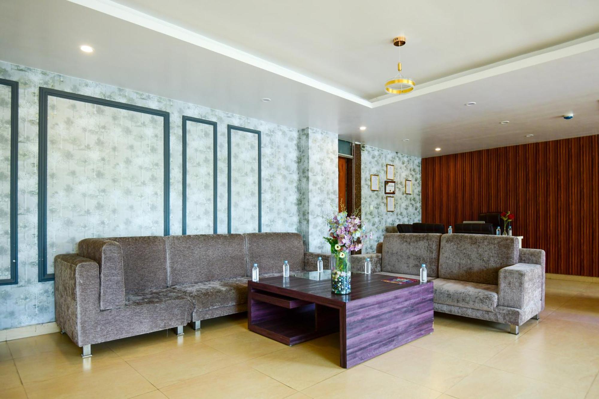 Hotel Lake View Grand Lucknow Exterior foto