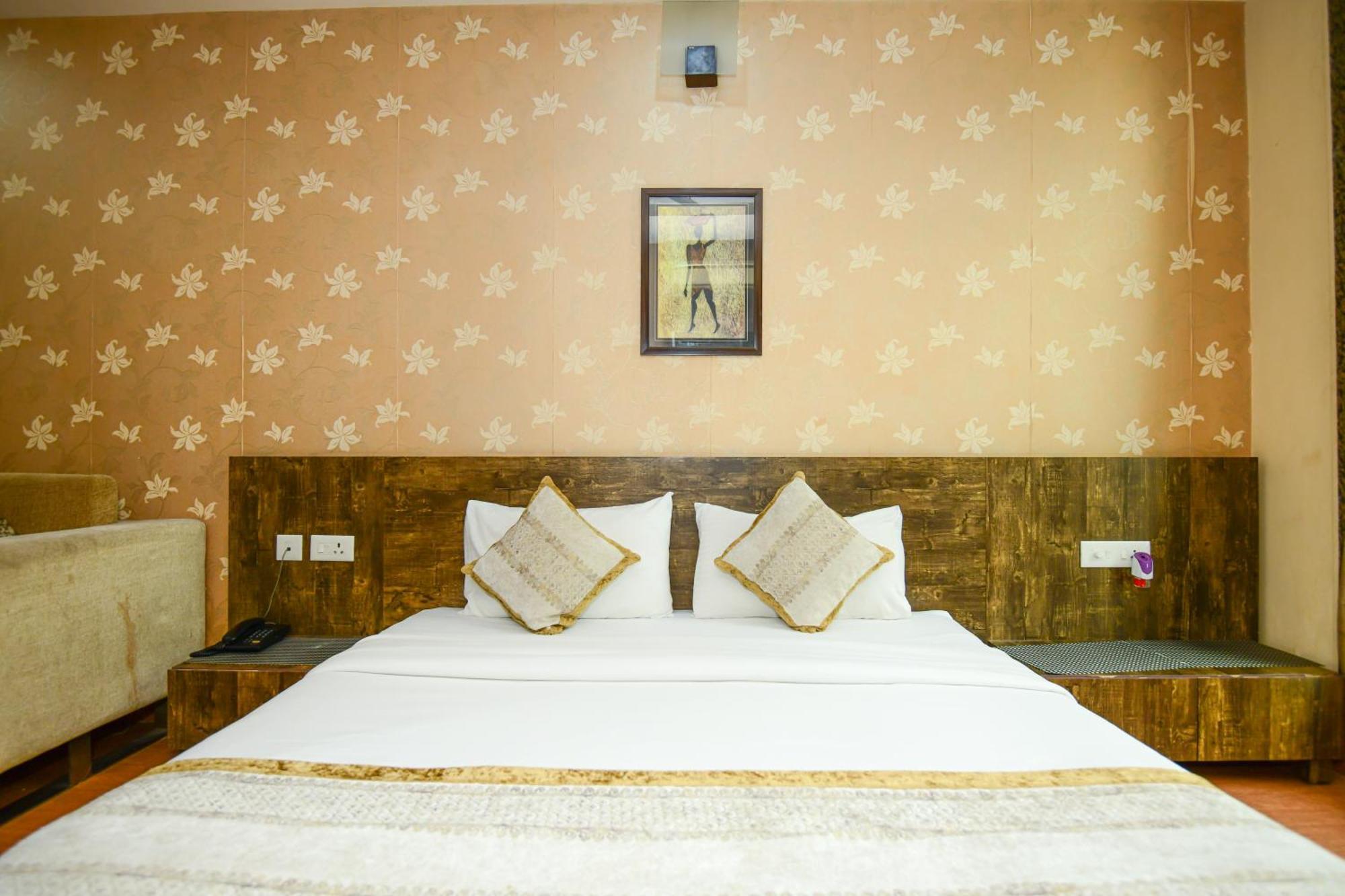 Hotel Lake View Grand Lucknow Exterior foto
